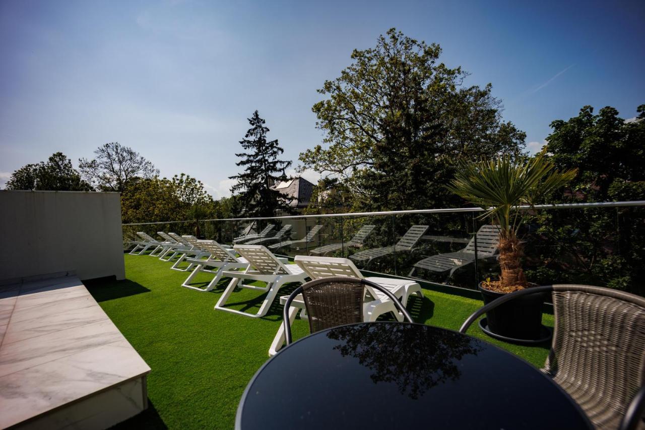 Villa Bauhaus Penthouse Wellness Apartman Шіофок Екстер'єр фото